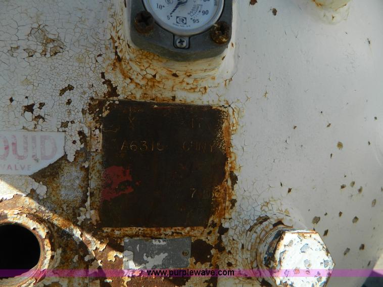 image for item L7267 Anhydrous ammonia nurse tank