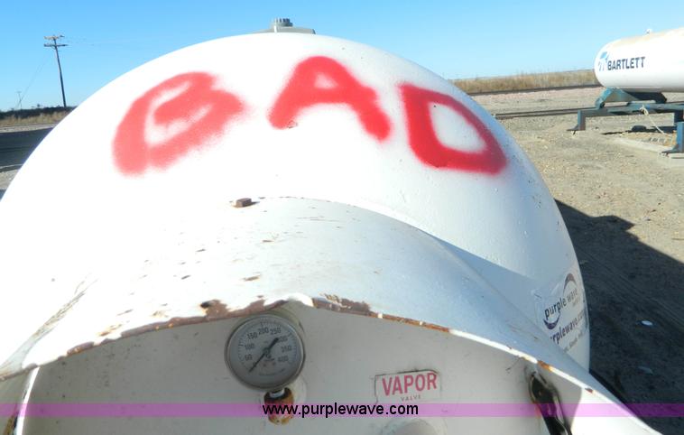 image for item L7267 Anhydrous ammonia nurse tank