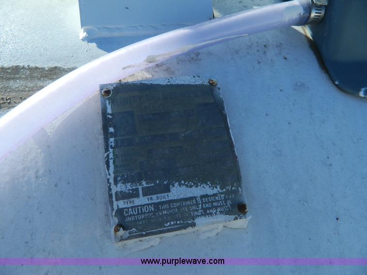 image for item L7268 Anhydrous ammonia nurse tank