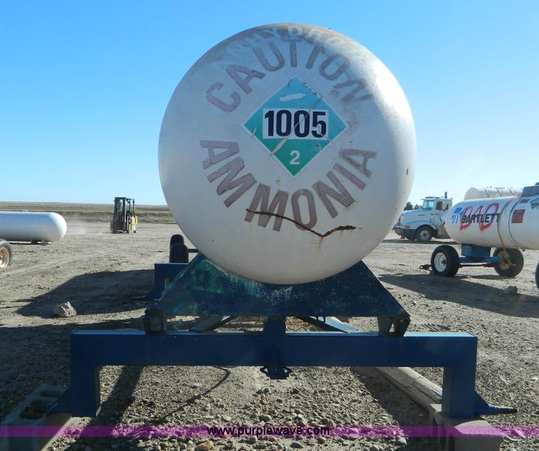 image for item L7270 Anhydrous ammonia nurse tank