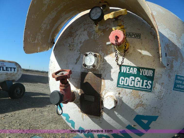 image for item L7270 Anhydrous ammonia nurse tank