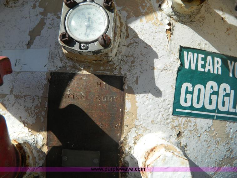 image for item L7270 Anhydrous ammonia nurse tank