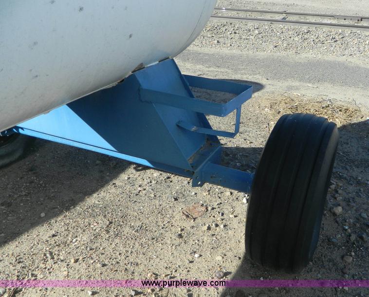 image for item L7273 Anhydrous ammonia nurse tank