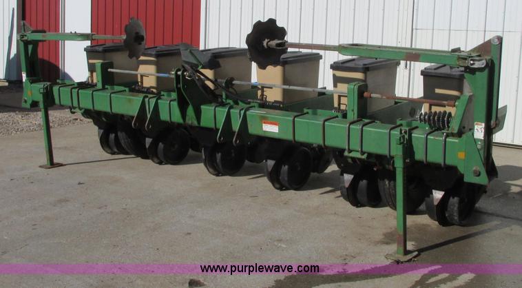 image for item N9305 Great Plains 6030-3P01 planter