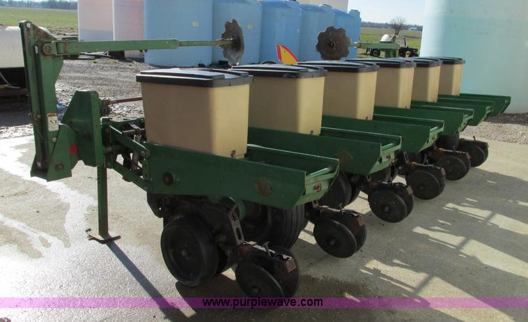 image for item N9305 Great Plains 6030-3P01 planter