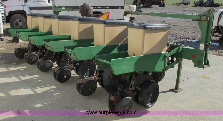 image for item N9305 Great Plains 6030-3P01 planter