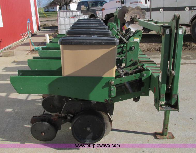 image for item N9305 Great Plains 6030-3P01 planter