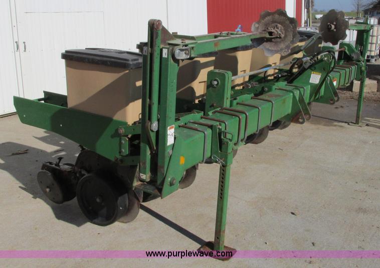 image for item N9305 Great Plains 6030-3P01 planter