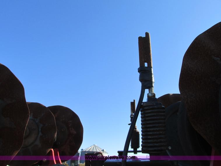 image for item N9306 Twin Diamond Industries Strip Cat strip-till