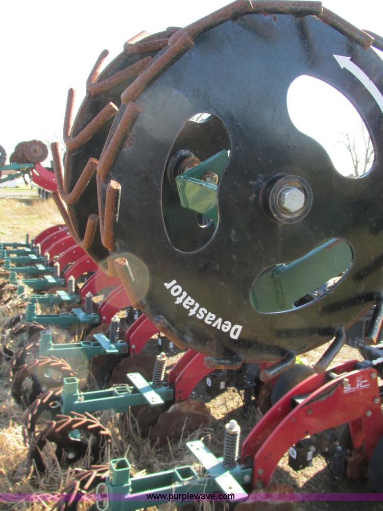 image for item N9306 Twin Diamond Industries Strip Cat strip-till