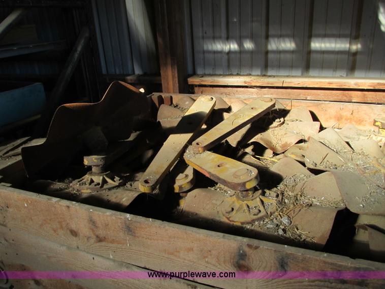 image for item N9317 2006 ETS Soil Warrior strip-till with fertilizer