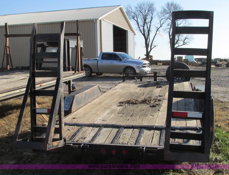 image for item N9319 2003 PJ equipment trailer