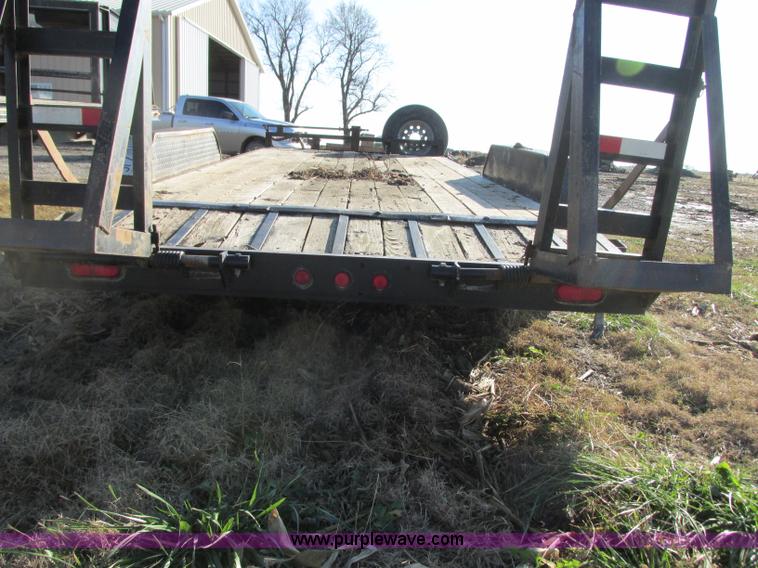 image for item N9319 2003 PJ equipment trailer