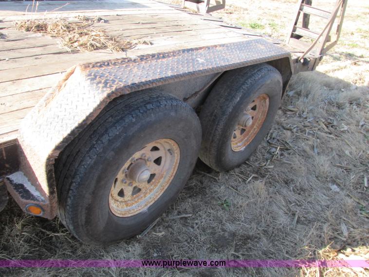 image for item N9319 2003 PJ equipment trailer