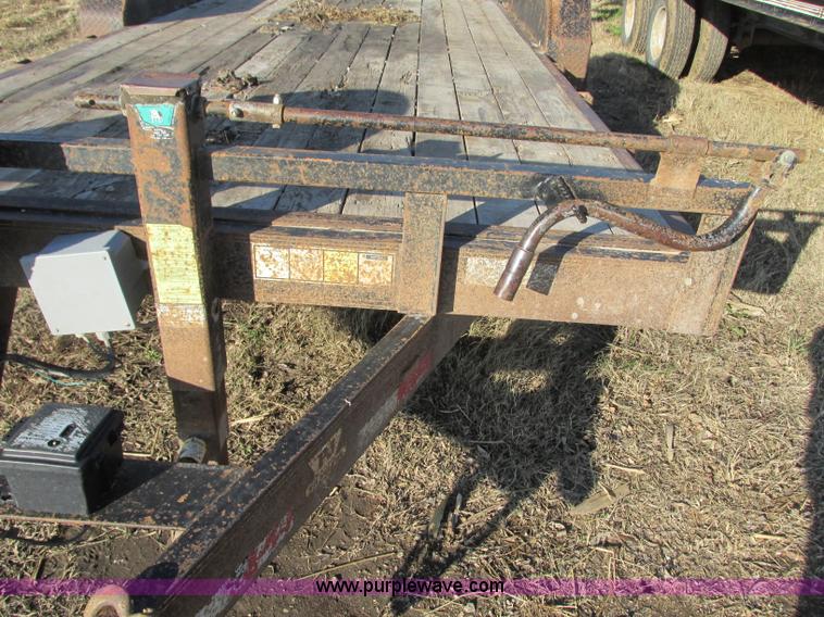 image for item N9319 2003 PJ equipment trailer