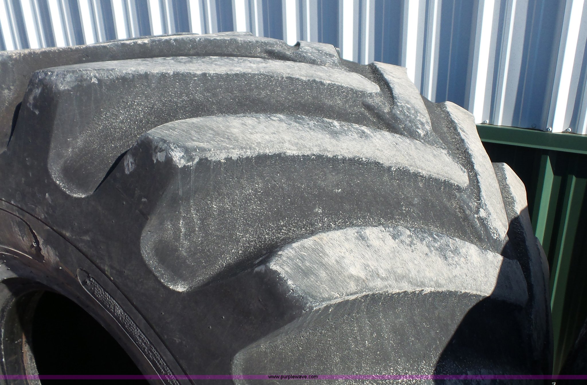 (2) 66x43.0025 flotation tires in Mound City, KS Item BL9289 sold Purple Wave