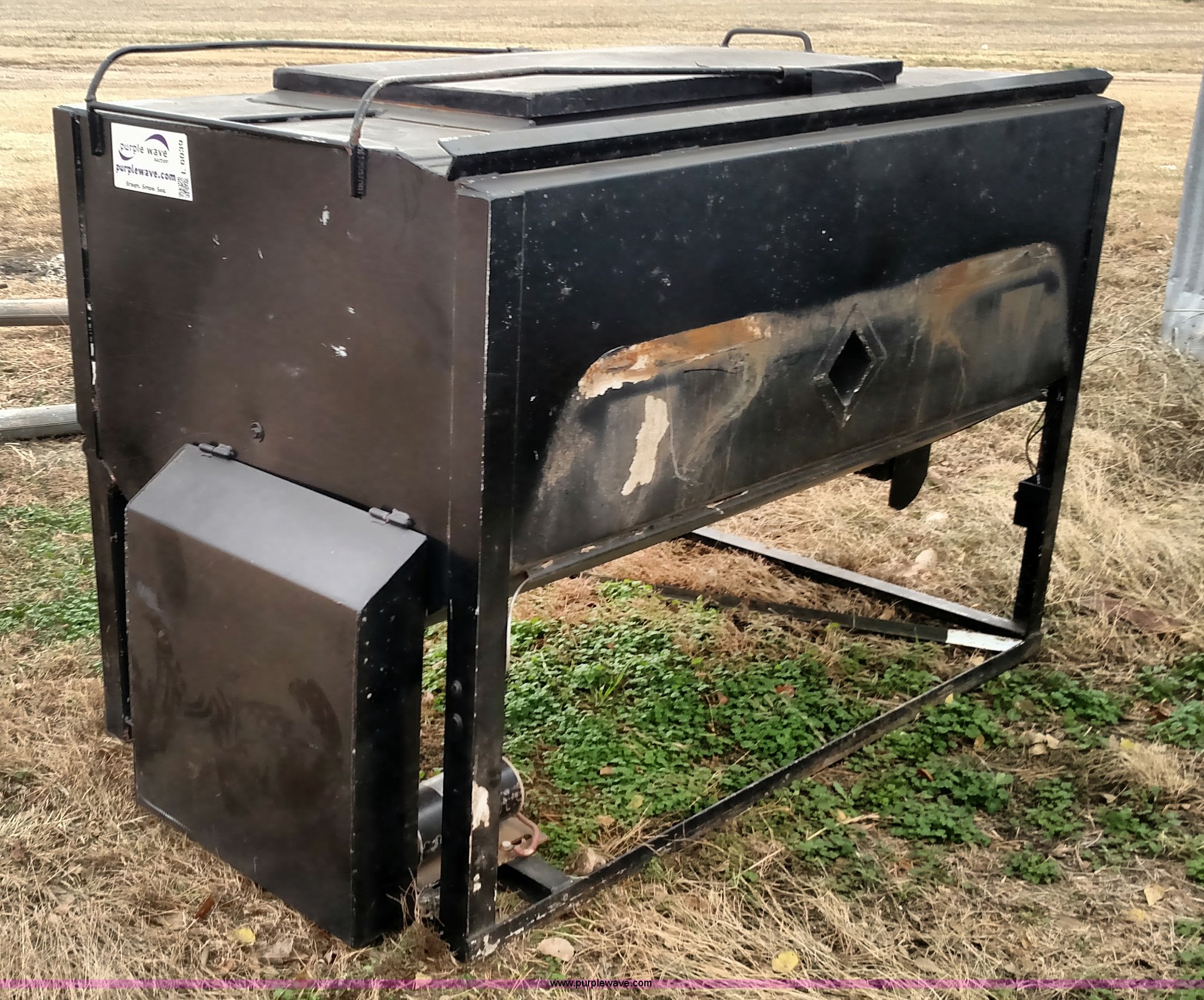 3C cattle feeder in Ponca City, OK Item L6039 sold Purple Wave