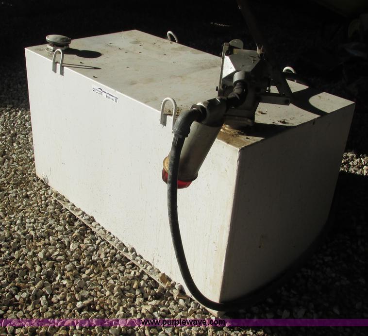 Fuel tank in Halfway, MO Item BG9195 sold Purple Wave