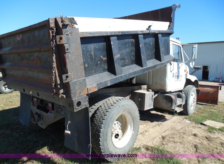 image for item BH9450 1991 International 4900 dump truck