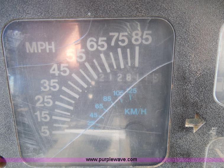 image for item BH9450 1991 International 4900 dump truck