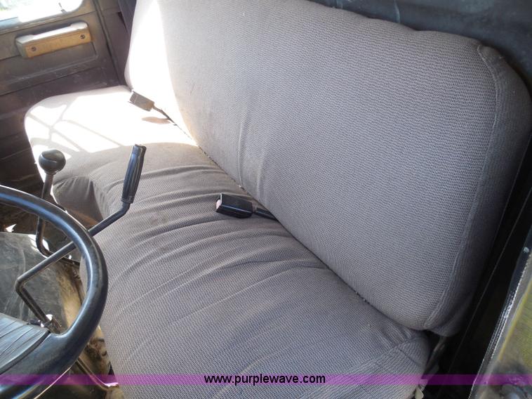 image for item BH9450 1991 International 4900 dump truck