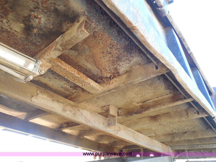 image for item BH9450 1991 International 4900 dump truck