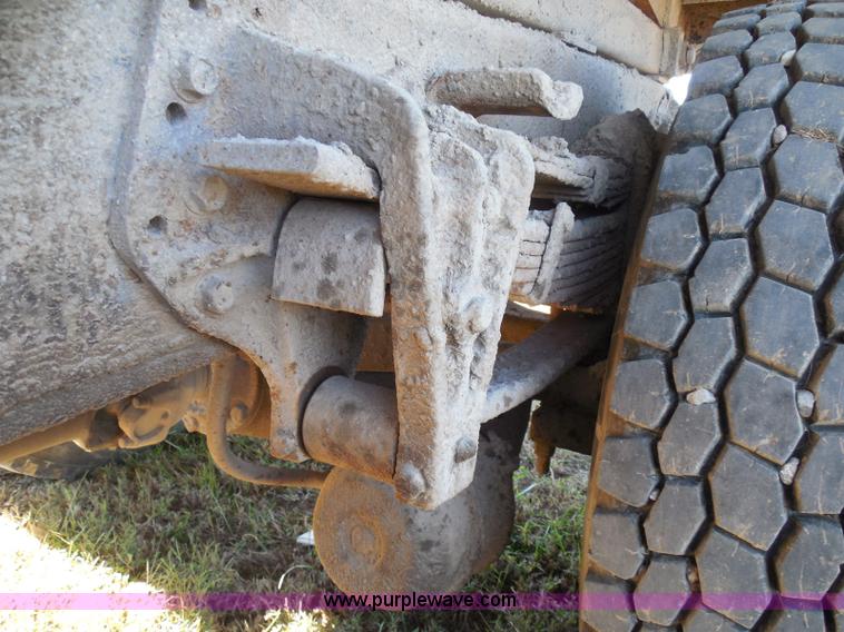 image for item BH9450 1991 International 4900 dump truck