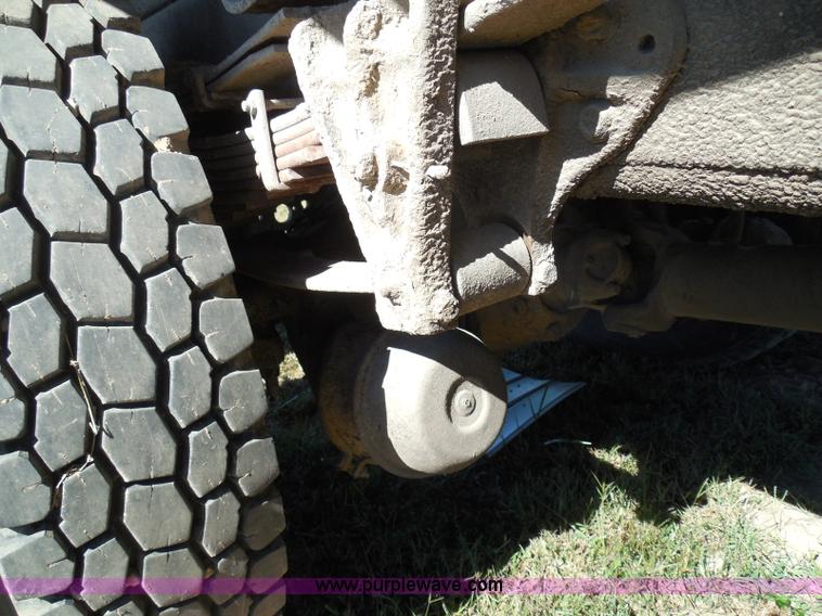 image for item BH9450 1991 International 4900 dump truck