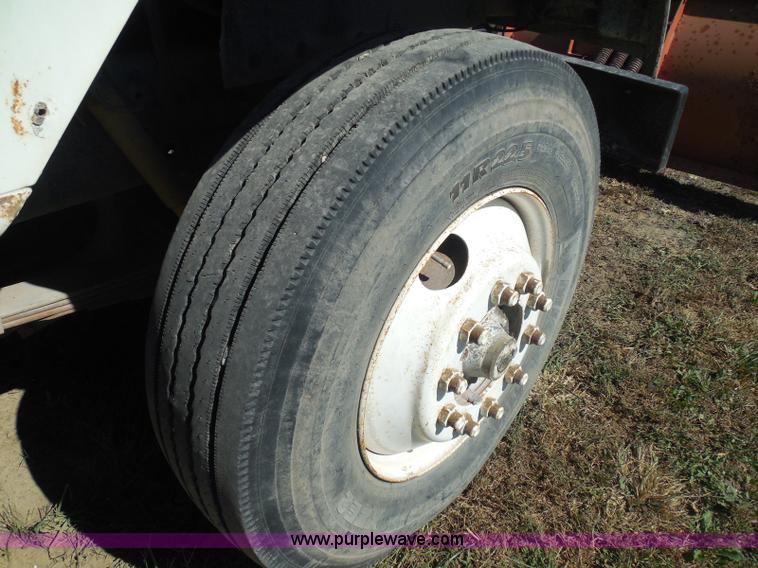 image for item BH9450 1991 International 4900 dump truck