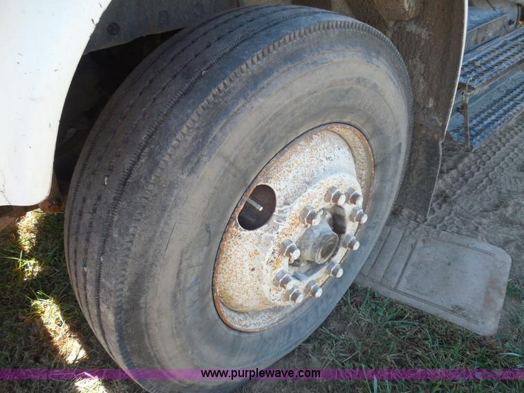 image for item BH9450 1991 International 4900 dump truck