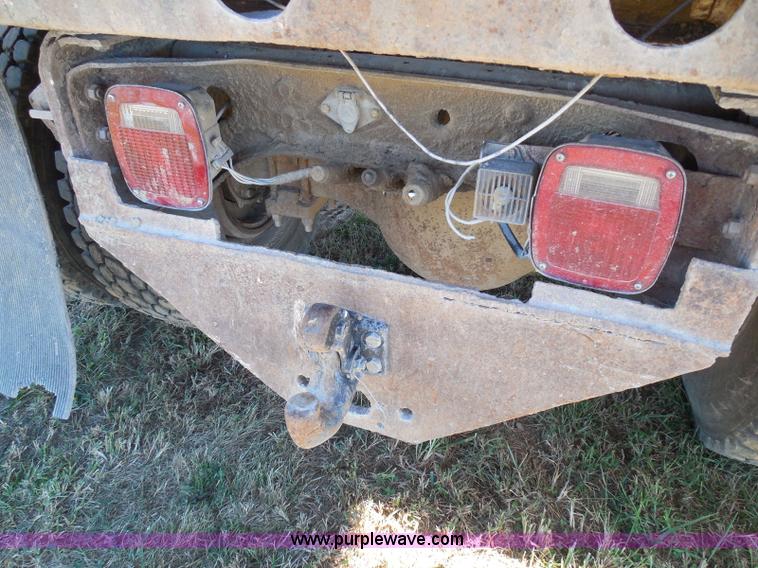 image for item BH9450 1991 International 4900 dump truck