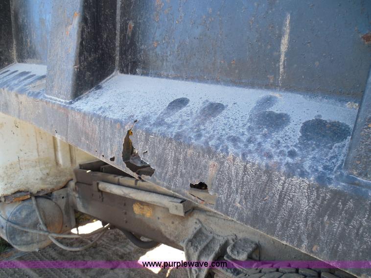 image for item BH9450 1991 International 4900 dump truck