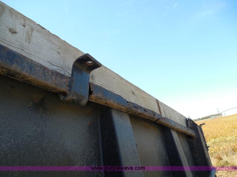 image for item BH9450 1991 International 4900 dump truck