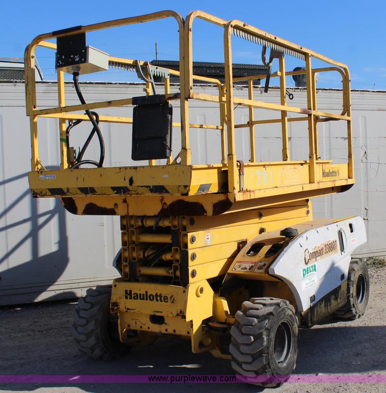 image for item BL9291 2002 Haulotte Compact 3368RT scissor lift