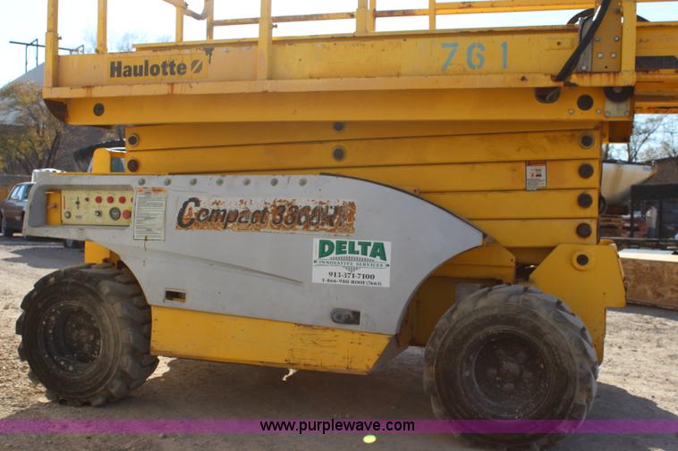 image for item BL9291 2002 Haulotte Compact 3368RT scissor lift