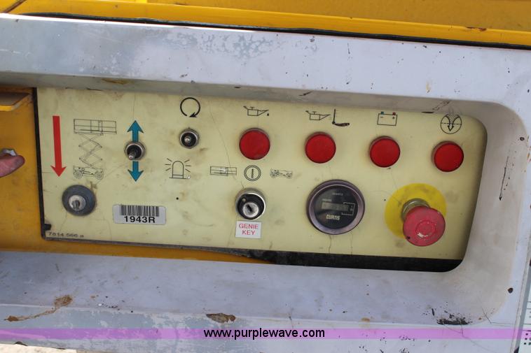 image for item BL9291 2002 Haulotte Compact 3368RT scissor lift