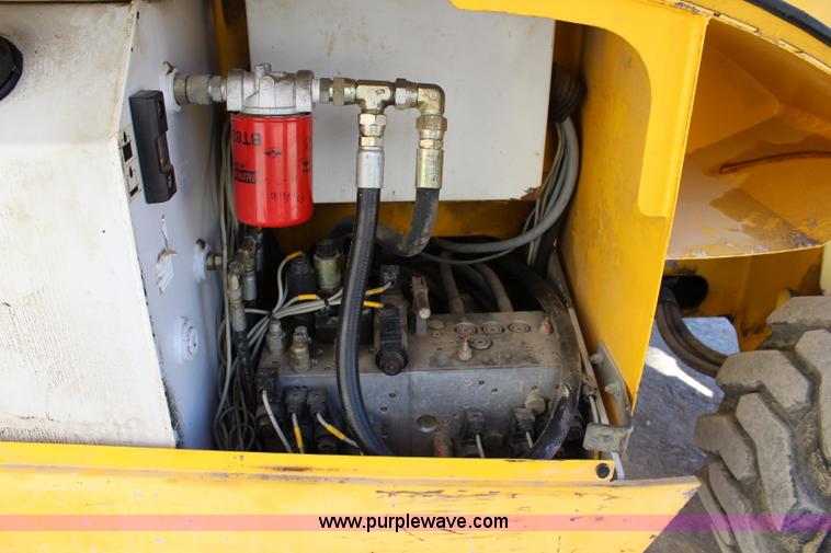 image for item BL9291 2002 Haulotte Compact 3368RT scissor lift