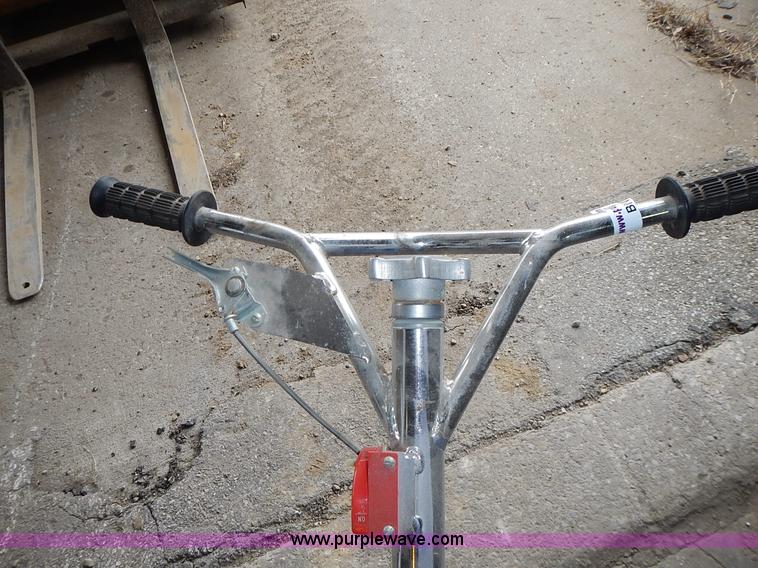 image for item BN9128 Whiteman power trowel