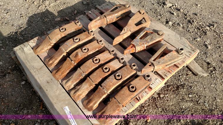 image for item BR9393 (11) bolt-on teeth