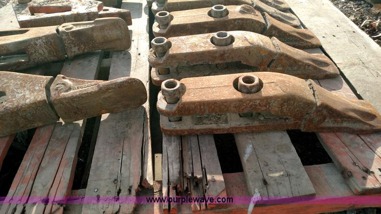 image for item BR9393 (11) bolt-on teeth