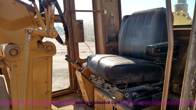 image for item BR9425 1982 Caterrpillar 120G motor grader
