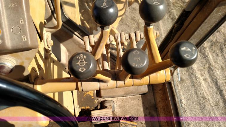 image for item BR9425 1982 Caterrpillar 120G motor grader