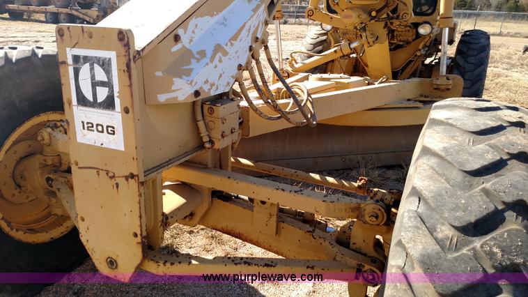 image for item BR9425 1982 Caterrpillar 120G motor grader