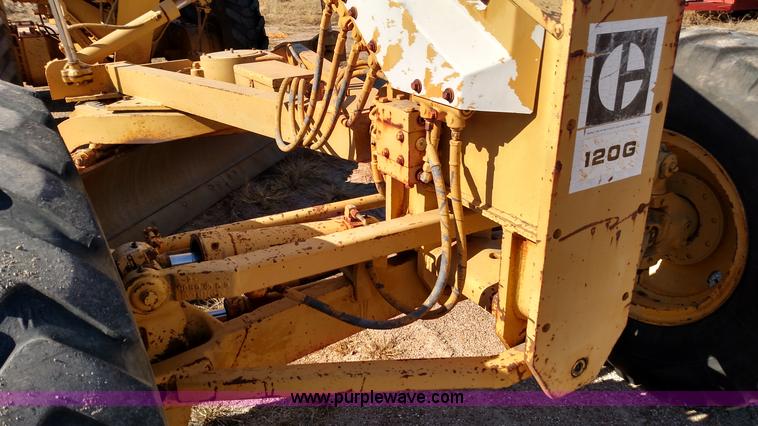image for item BR9425 1982 Caterrpillar 120G motor grader