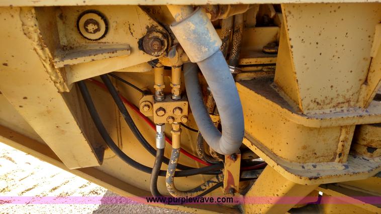 image for item BR9425 1982 Caterrpillar 120G motor grader