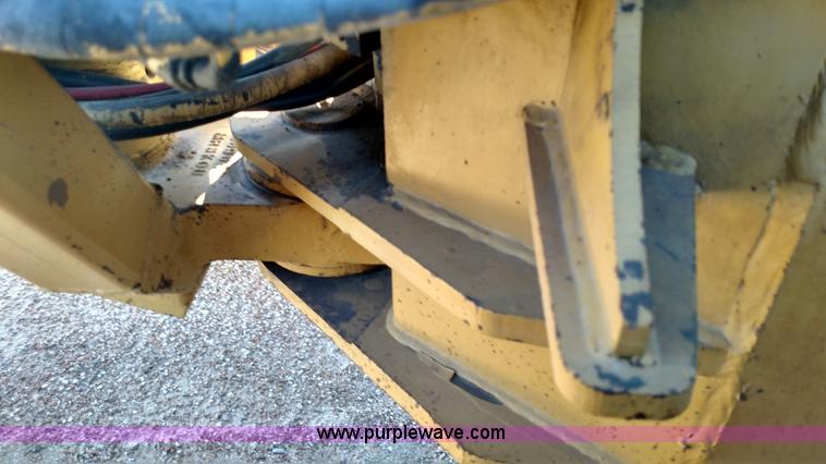 image for item BR9425 1982 Caterrpillar 120G motor grader