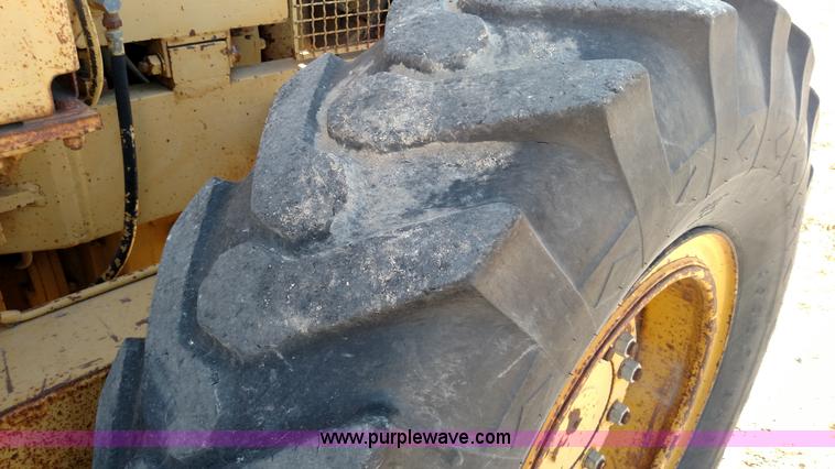 image for item BR9425 1982 Caterrpillar 120G motor grader