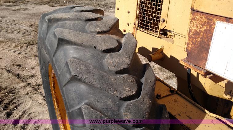 image for item BR9425 1982 Caterrpillar 120G motor grader