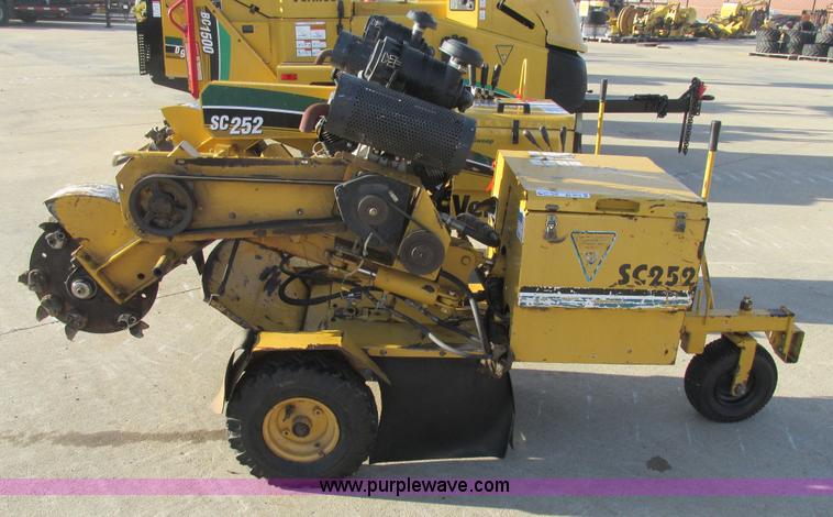 image for item BS9919 Vermeer SC252 stump grinder