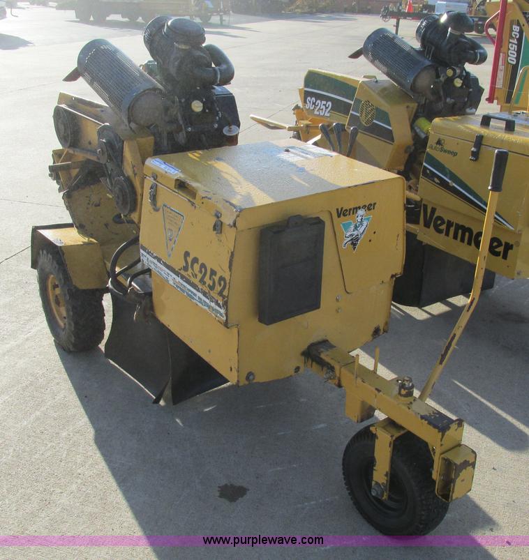 image for item BS9919 Vermeer SC252 stump grinder